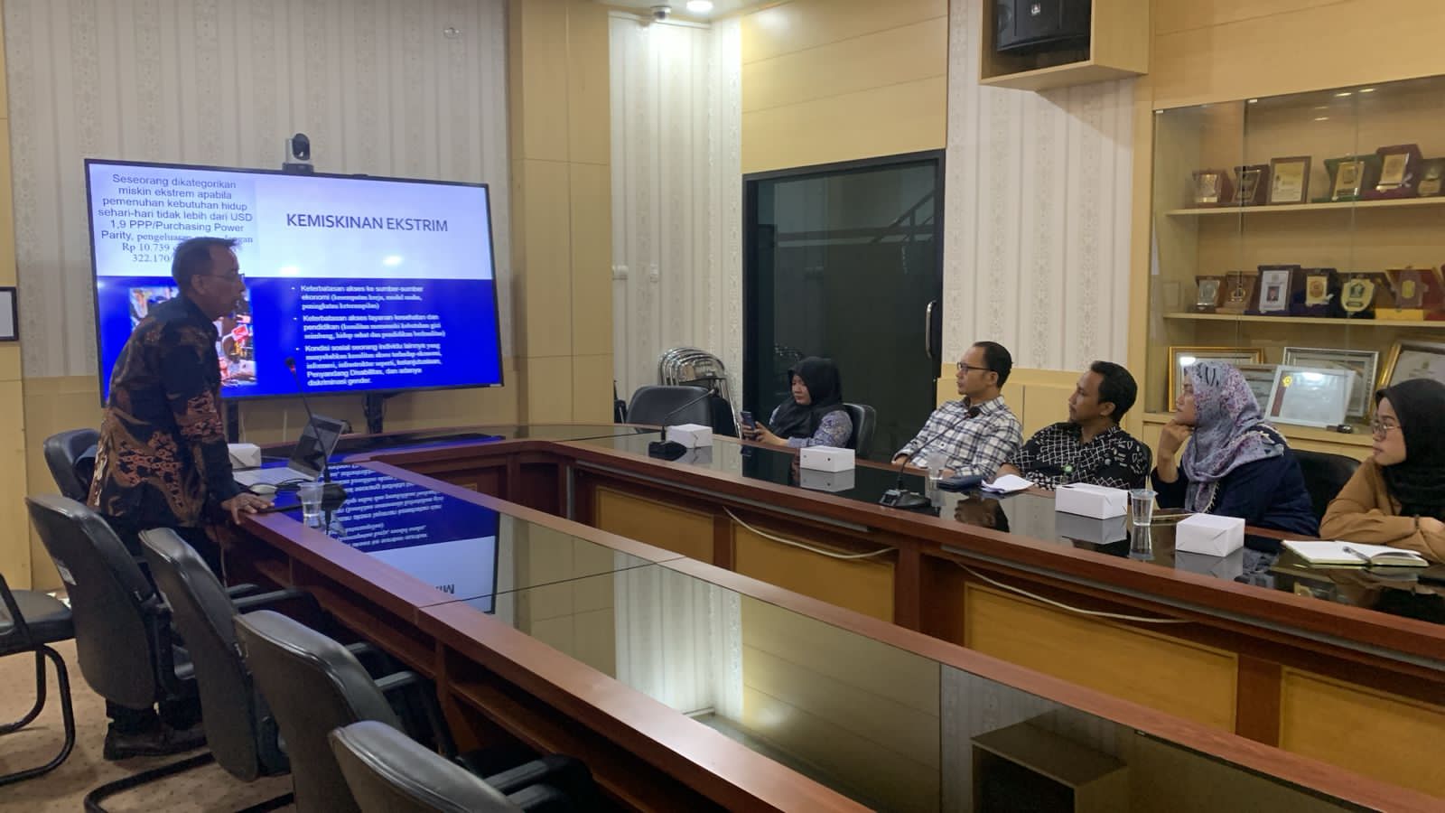 Ekspose Laporan Akhir Penyusunan Dokumen Laporan Pelaksanaan Penanggulangan Kemiskinan Daerah (LP2KD) dan Indeks Gini Rasio Kota Serang Tahun 2024