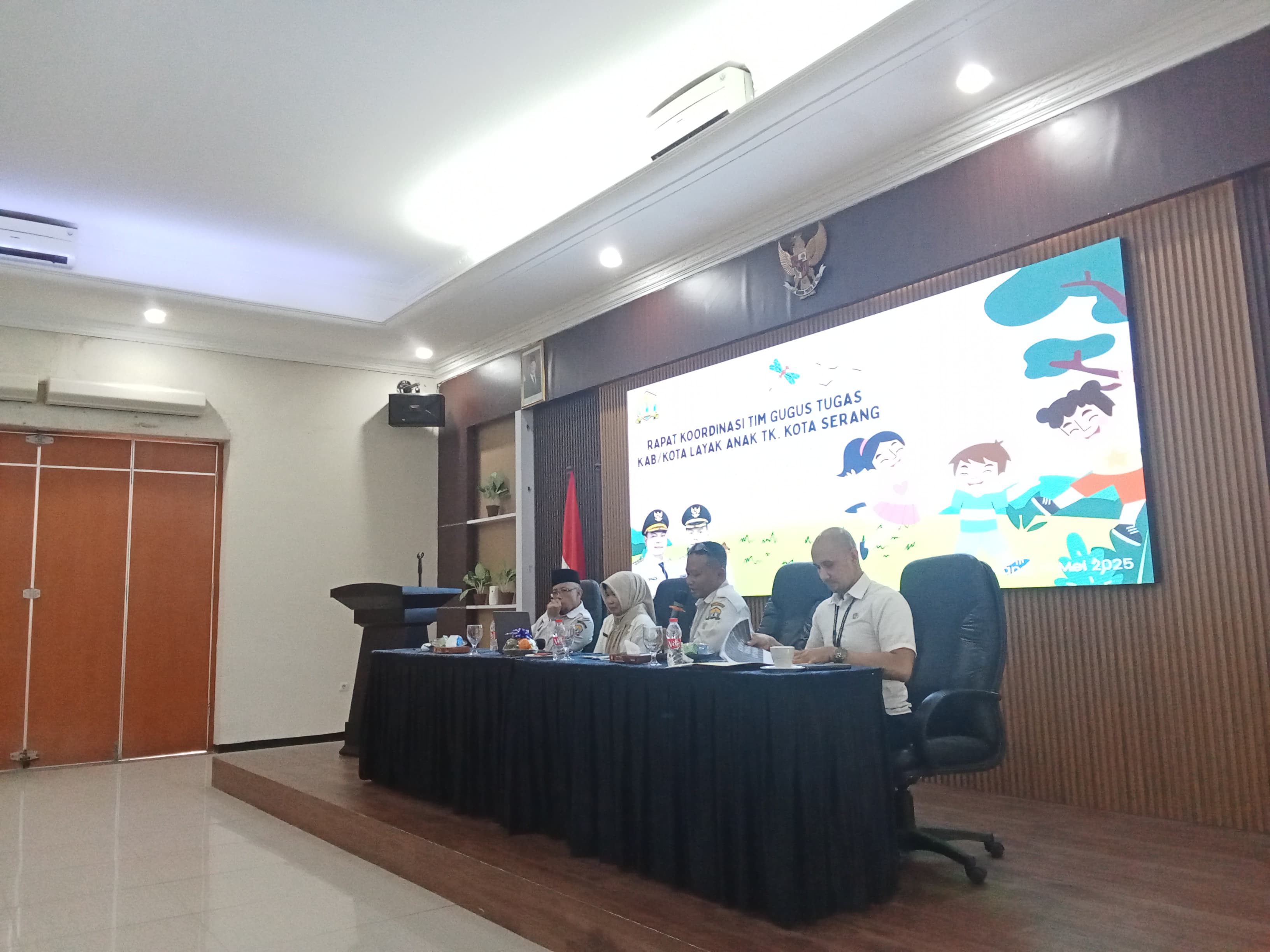 RAPAT KOORDINASI TIM GUGUS TUGAS KAB/KOTA LAYAK ANAK TK. KOTA SERANG DALAM RANGKA KESIAPAN VERIFIKASI LAPANGAN EVALUASI KAB/KOTA LAYAK ANAK TK. NASIONAL TAHUN 2025